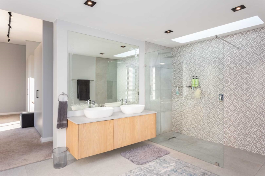 5 Bedroom Property for Sale in Val De Vie Estate Western Cape